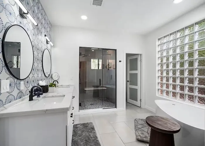 Chapel Showstopper! Walk To Trails, Private Yard Dom wakacyjny