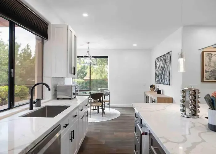 Chapel Showstopper! Walk To Trails, Private Yard * Sedona