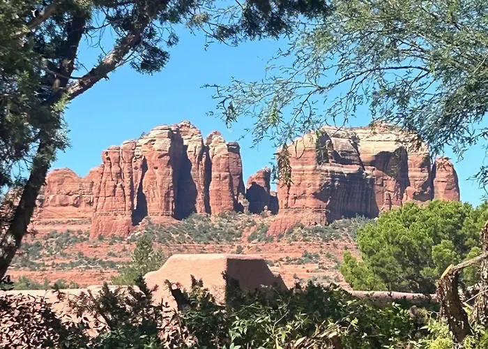 Chapel Showstopper! Walk To Trails, Private Yard Sedona